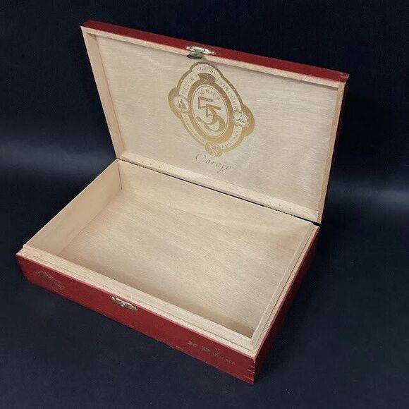 Victor Sinclair - 55 Series - Corojo  - Red - Hinged Wooden Cigar Box - Picture 1 of 7